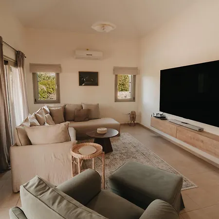 Stylish With Sea View Villa Péjia