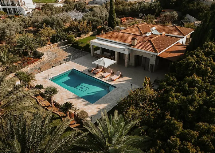 Stylish With Sea View Villa *