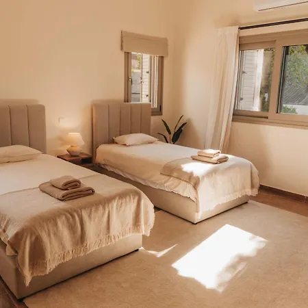 فيلة Stylish With Sea View
